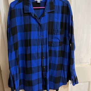 Old Navy Boyfriend Long-Sleeve Blue and Black Plaid Flannel Shirt